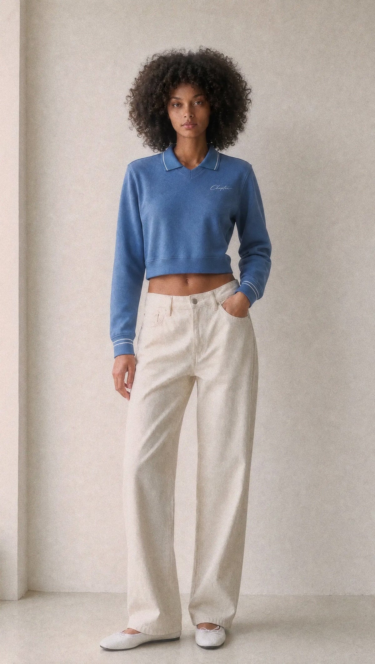 Essential Cropped Collared Sweatshirt